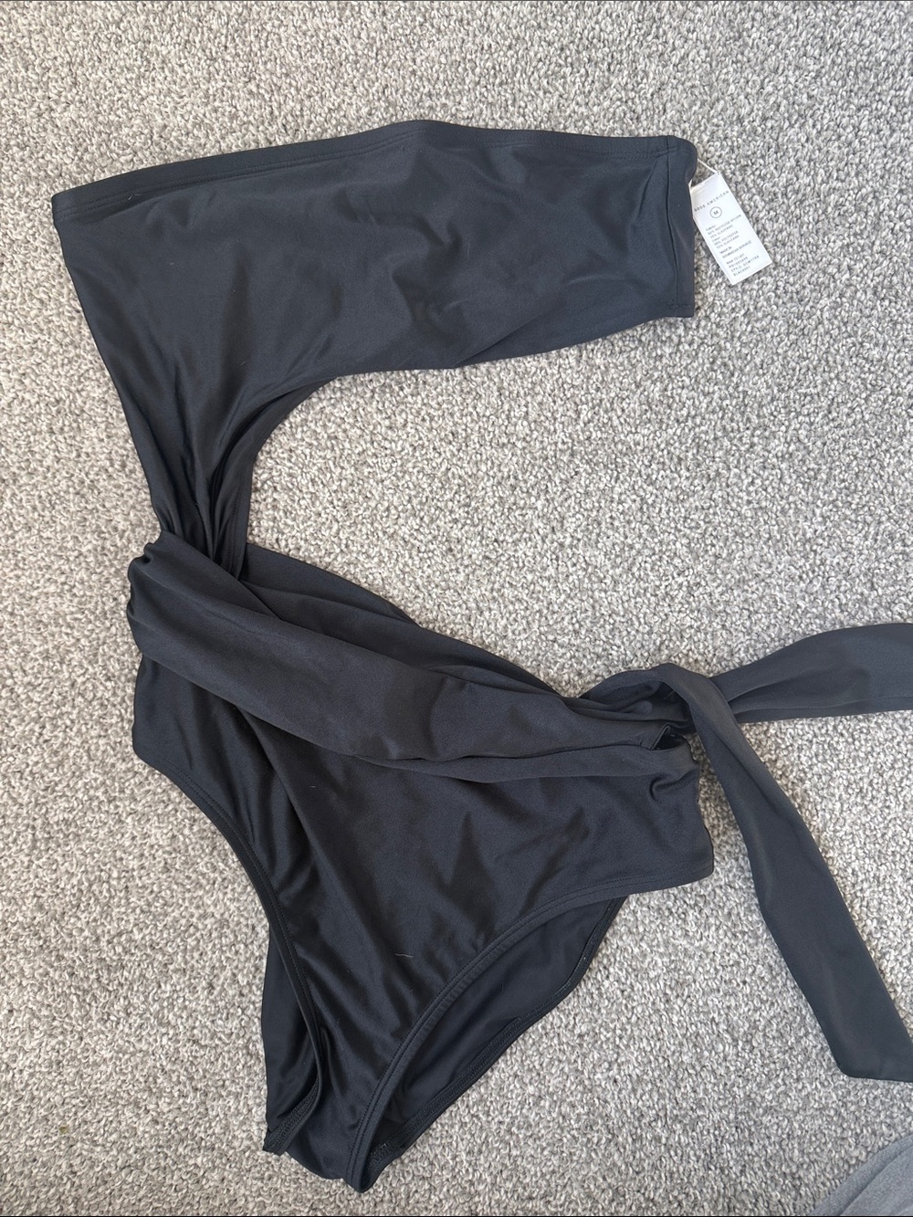Good American NWT One-Shoulder Black Wrap Swimsuit